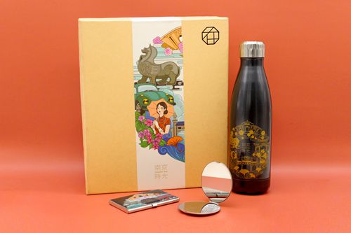 文旅融合背景下文创产品的设计转向——从旅游纪念品到文化体验媒介的范式重构